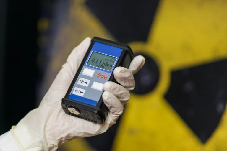Electronics to detect nuclear radiation